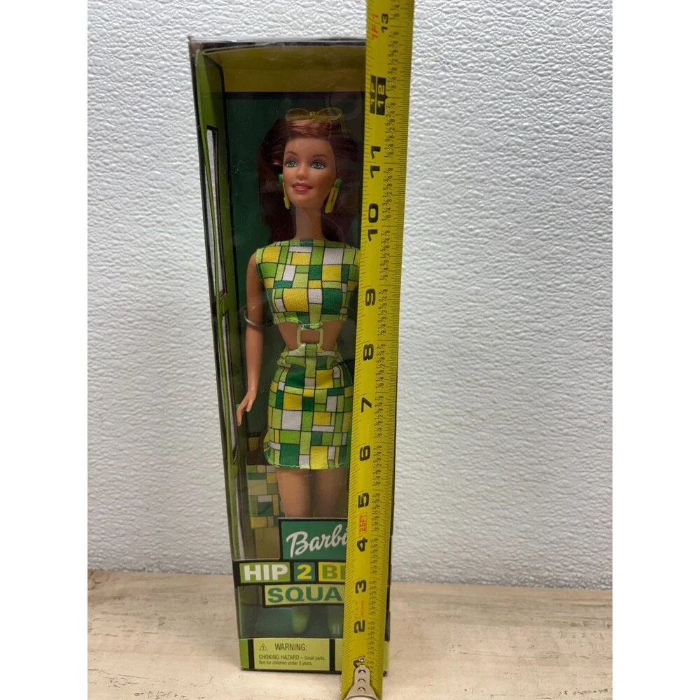 Vtg 2000 Mattel Barbie Doll Hip 2 Be Square Green Dress NIB